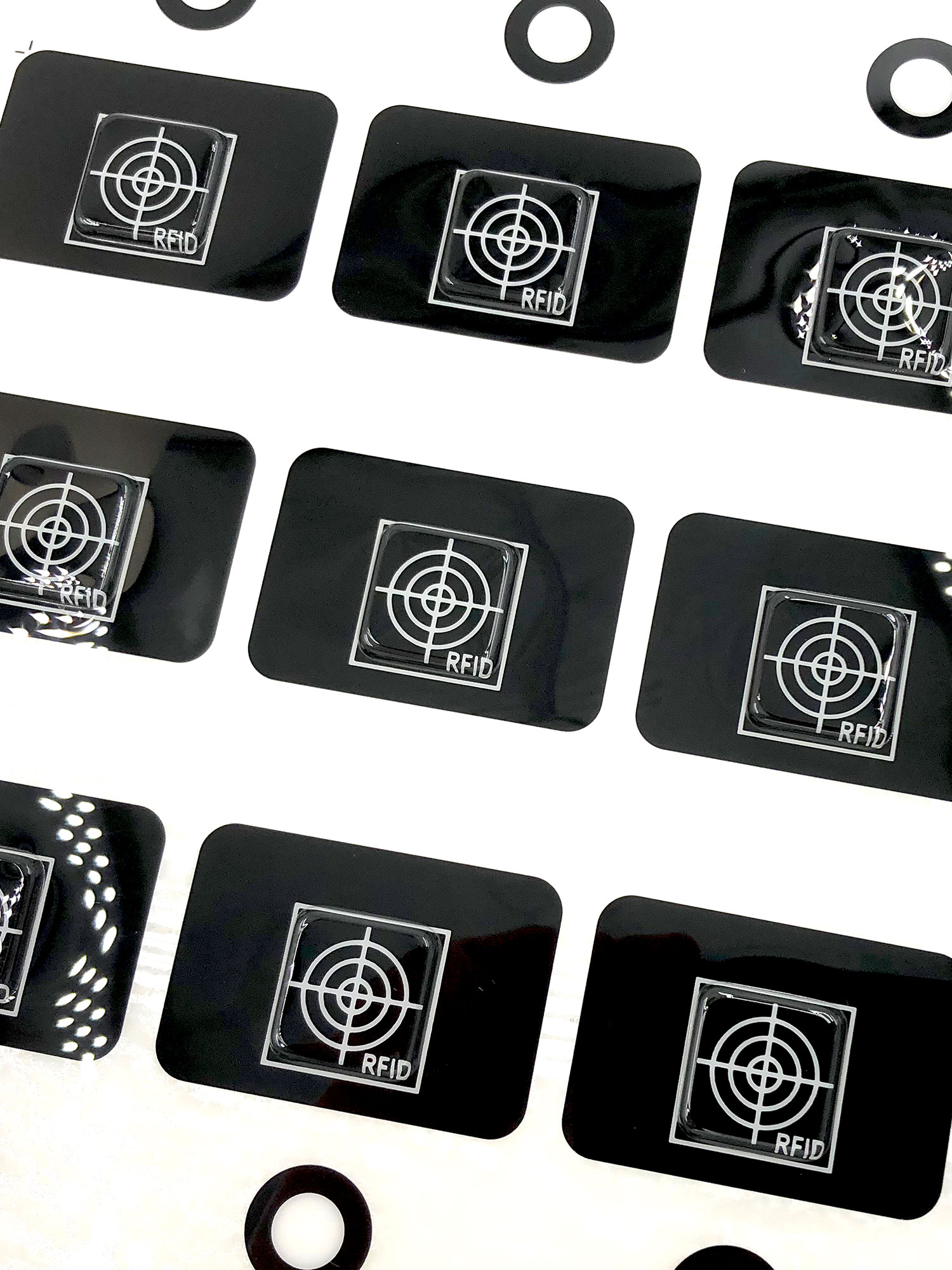 Conception étiquette industrielle RFID On Metal